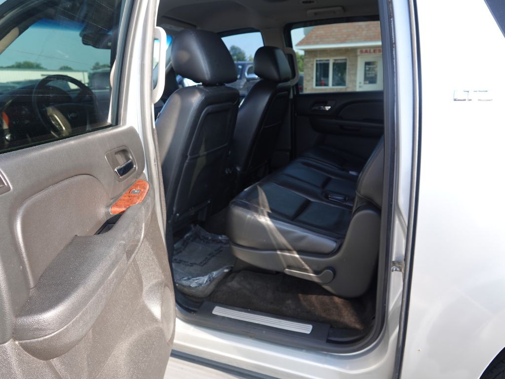 2013 Chevrolet Suburban Image 21