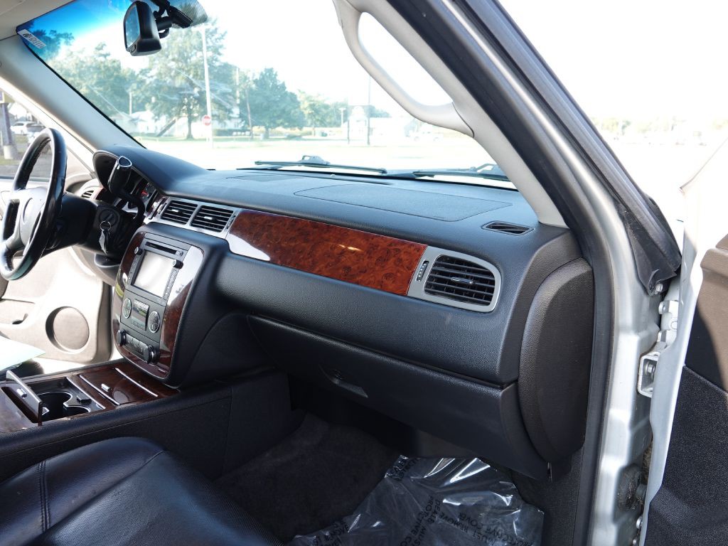 2013 Chevrolet Suburban Image 38