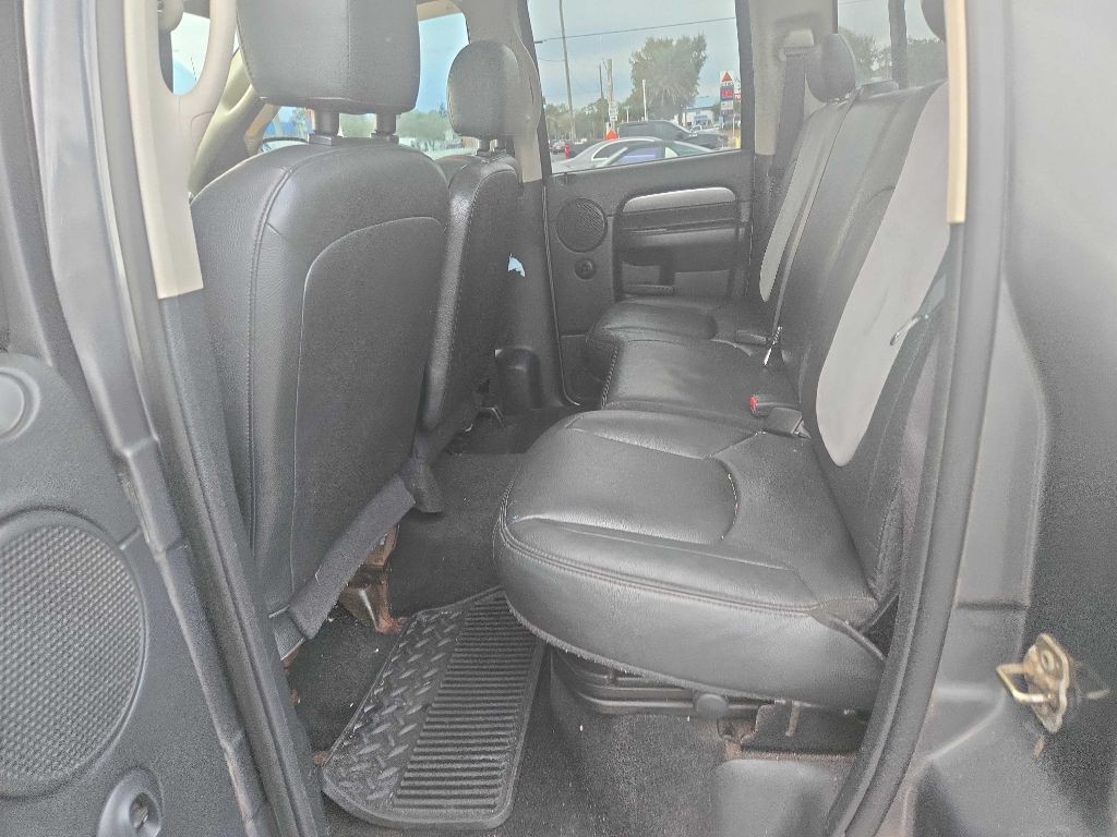 2004 Dodge Ram 1500 Image 2