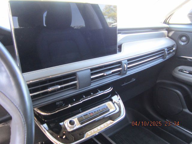 2023 Lincoln Corsair Image 9