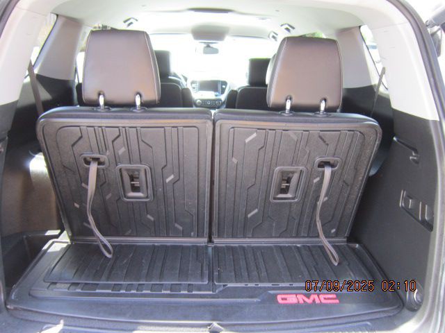 2023 GMC Acadia Image 17