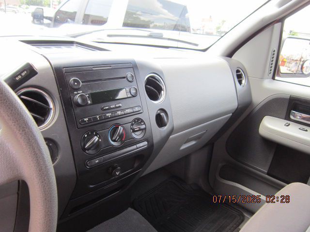 2005 Ford F-150 Image 13
