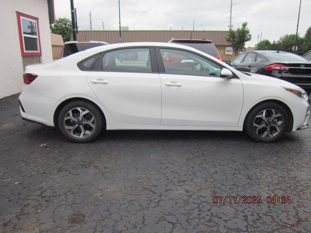 2021 Kia Forte Image 4