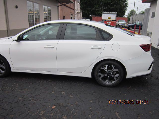2021 Kia Forte Image 8