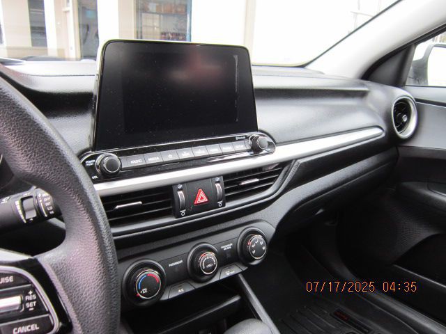 2021 Kia Forte Image 12