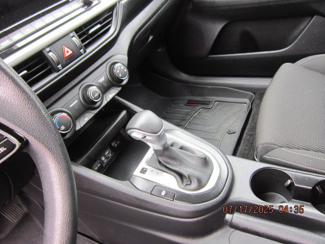 2021 Kia Forte Image 13