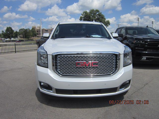 2016 GMC Yukon Image 2