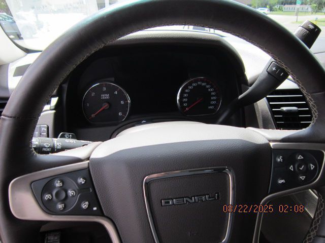 2016 GMC Yukon Image 12
