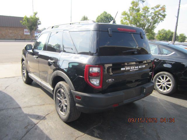 2022 Ford Bronco Image 6