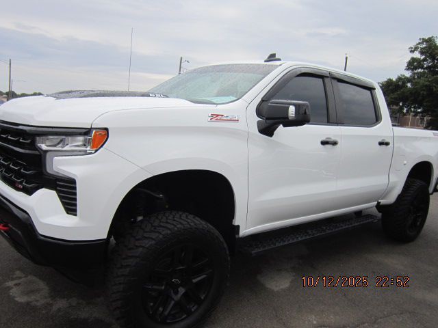 2023 Chevrolet Silverado 1500 Image 2