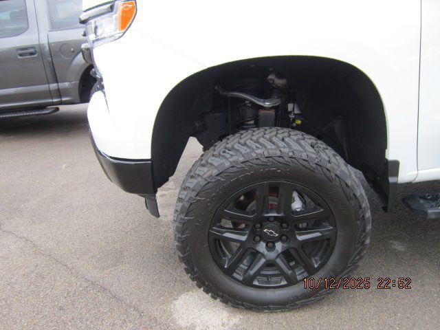 2023 Chevrolet Silverado 1500 Image 3