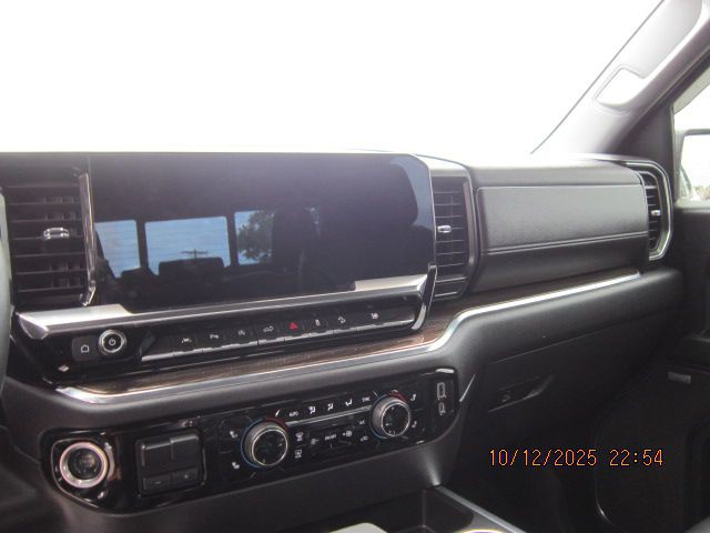 2023 Chevrolet Silverado 1500 Image 16