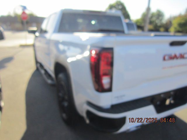 2025 GMC Sierra Image 7