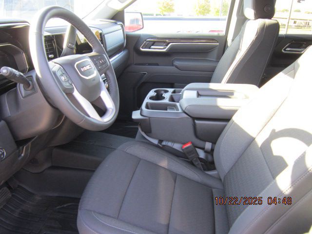 2025 GMC Sierra Image 9