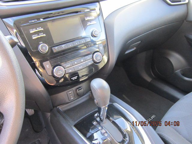 2015 Nissan Rogue Image 11