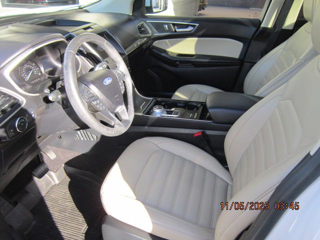 2020 Ford Edge Image 3