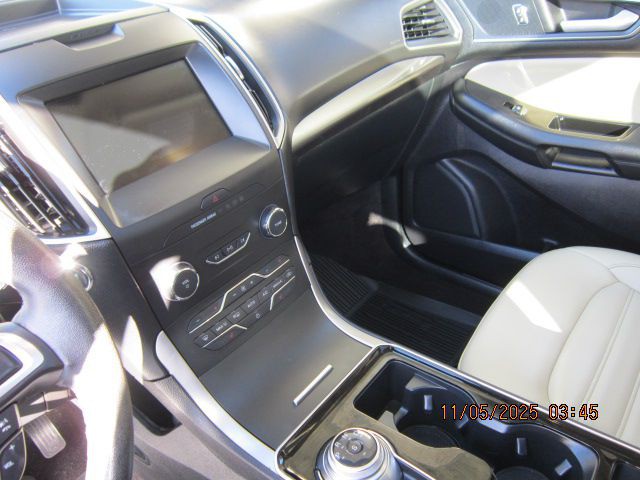 2020 Ford Edge Image 5