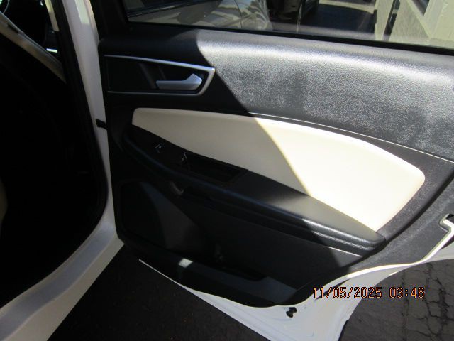 2020 Ford Edge Image 8