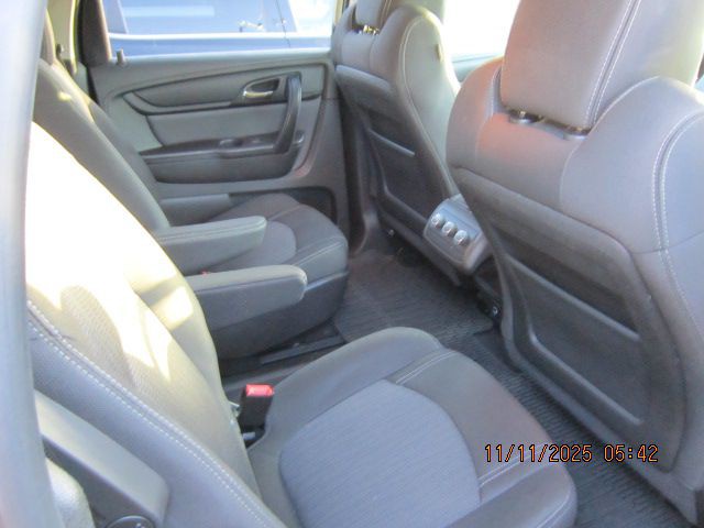 2017 Chevrolet Traverse Image 16