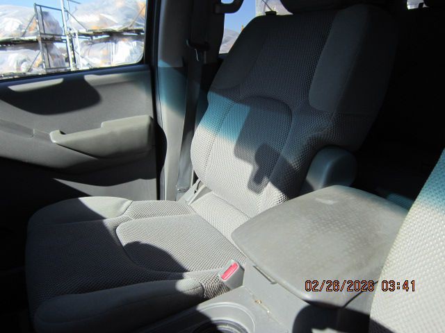 2013 Nissan Frontier Image 10