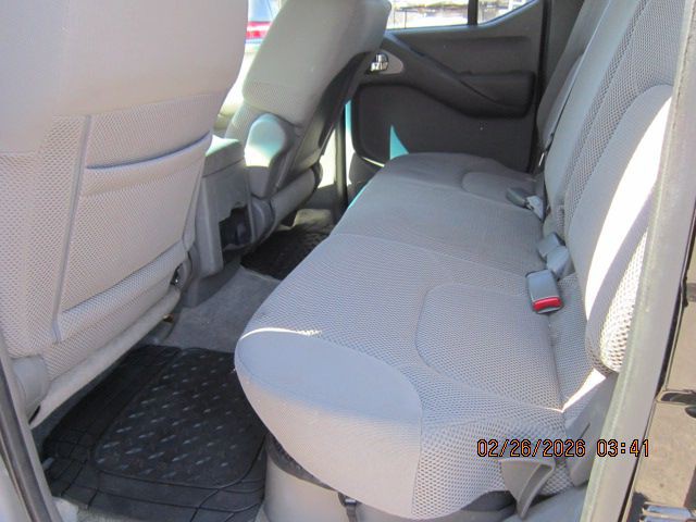 2013 Nissan Frontier Image 12