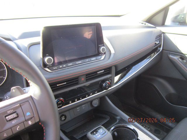 2025 Nissan Rogue Image 9