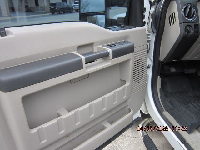 2010 Ford F-250 Image 8