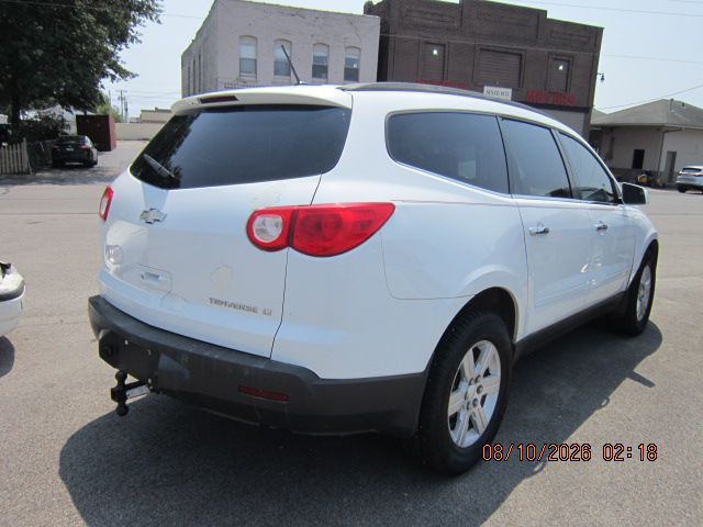 2010 Chevrolet Traverse Image 4