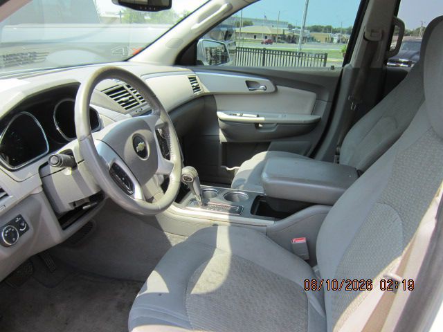 2010 Chevrolet Traverse Image 7