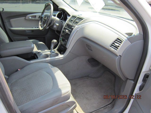 2010 Chevrolet Traverse Image 16