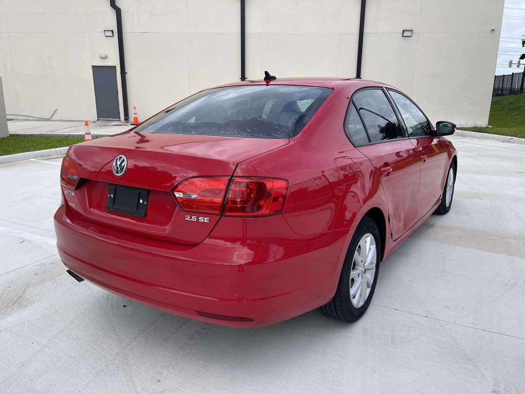 2012 Volkswagen Jetta Image 5