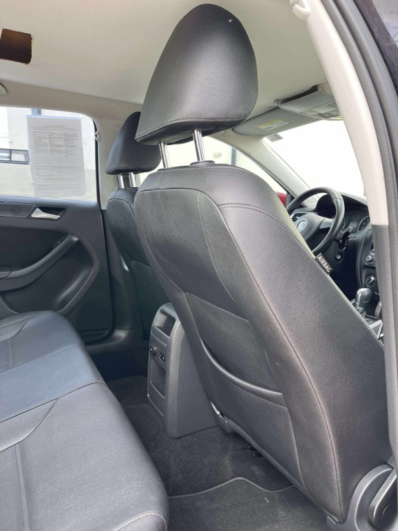 2012 Volkswagen Jetta Image 10