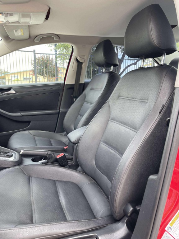 2012 Volkswagen Jetta Image 13