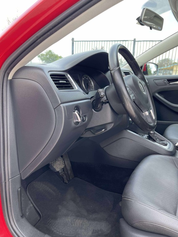 2012 Volkswagen Jetta Image 14
