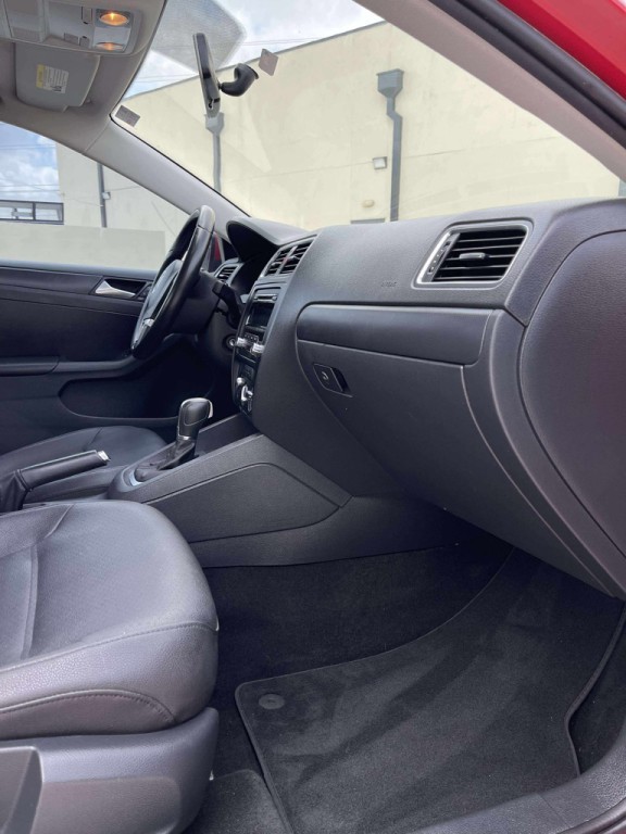 2012 Volkswagen Jetta Image 15