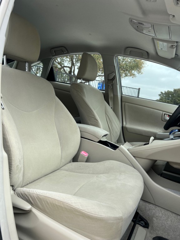 2011 Toyota Prius Image 16