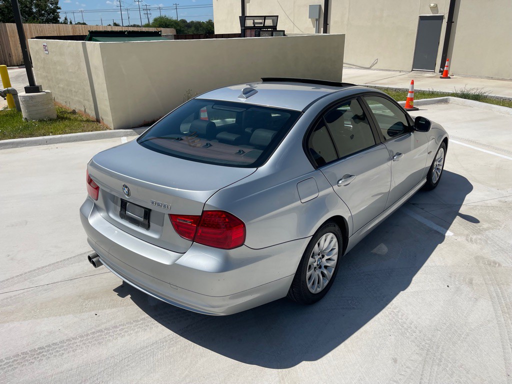 2009 BMW 3 Series Image 8