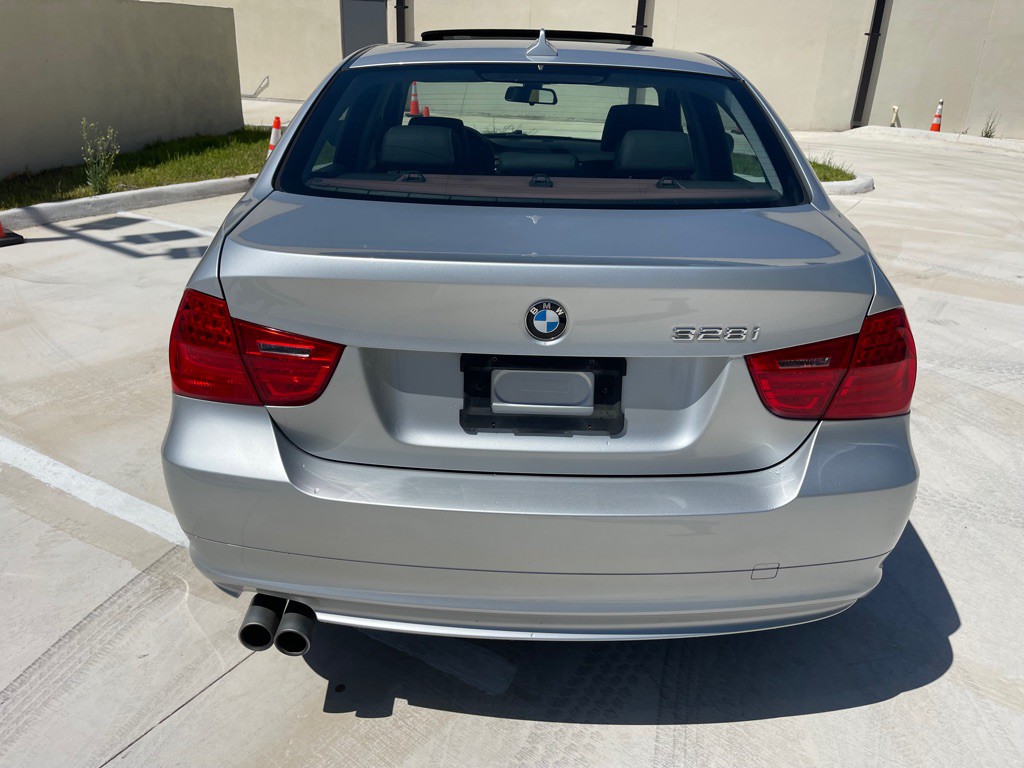 2009 BMW 3 Series Image 9