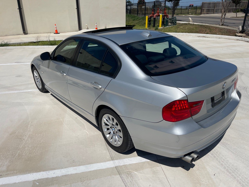 2009 BMW 3 Series Image 11