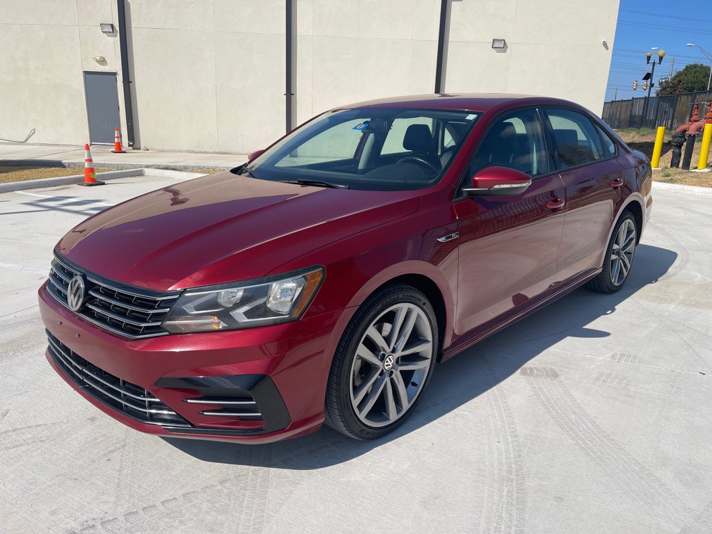 2018 Volkswagen Passat Image 1