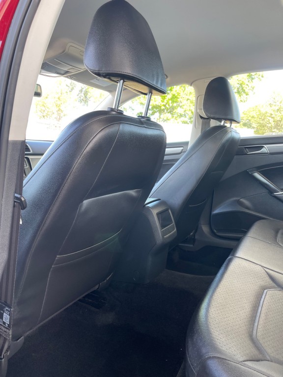 2018 Volkswagen Passat Image 9