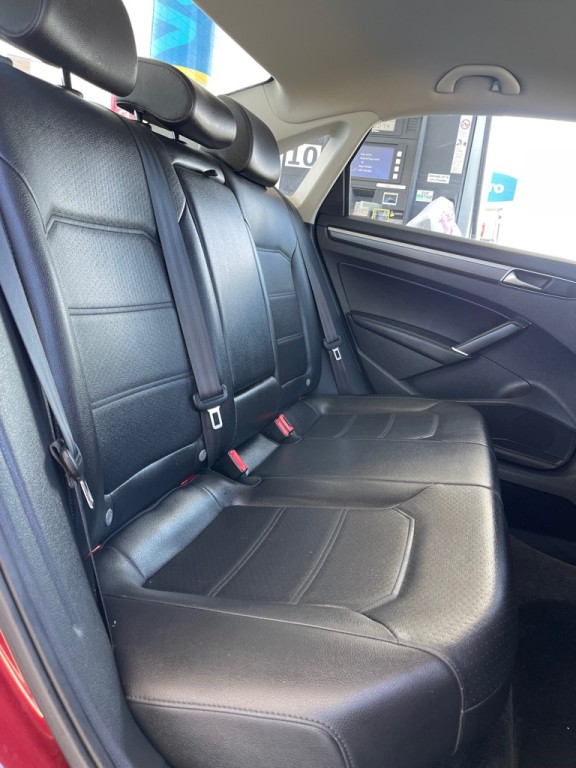 2018 Volkswagen Passat Image 10