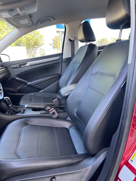 2018 Volkswagen Passat Image 14