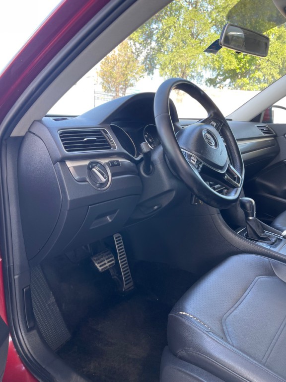 2018 Volkswagen Passat Image 15