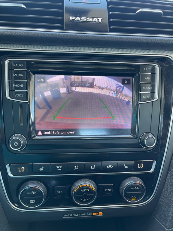 2018 Volkswagen Passat Image 18