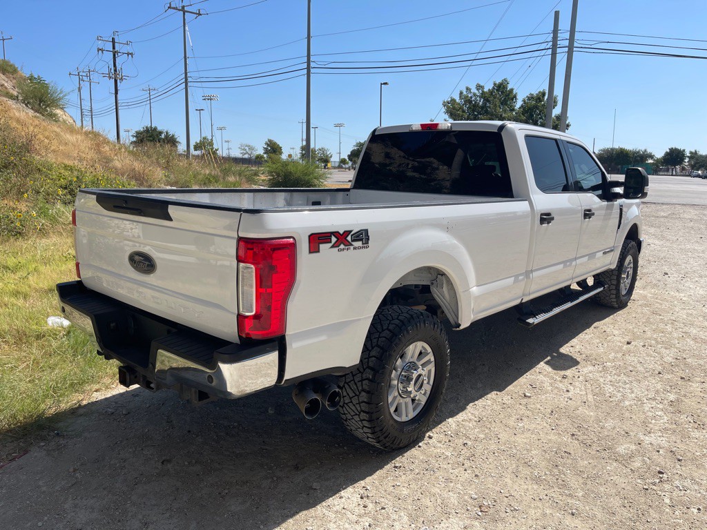 2017 Ford F-350 Image 8