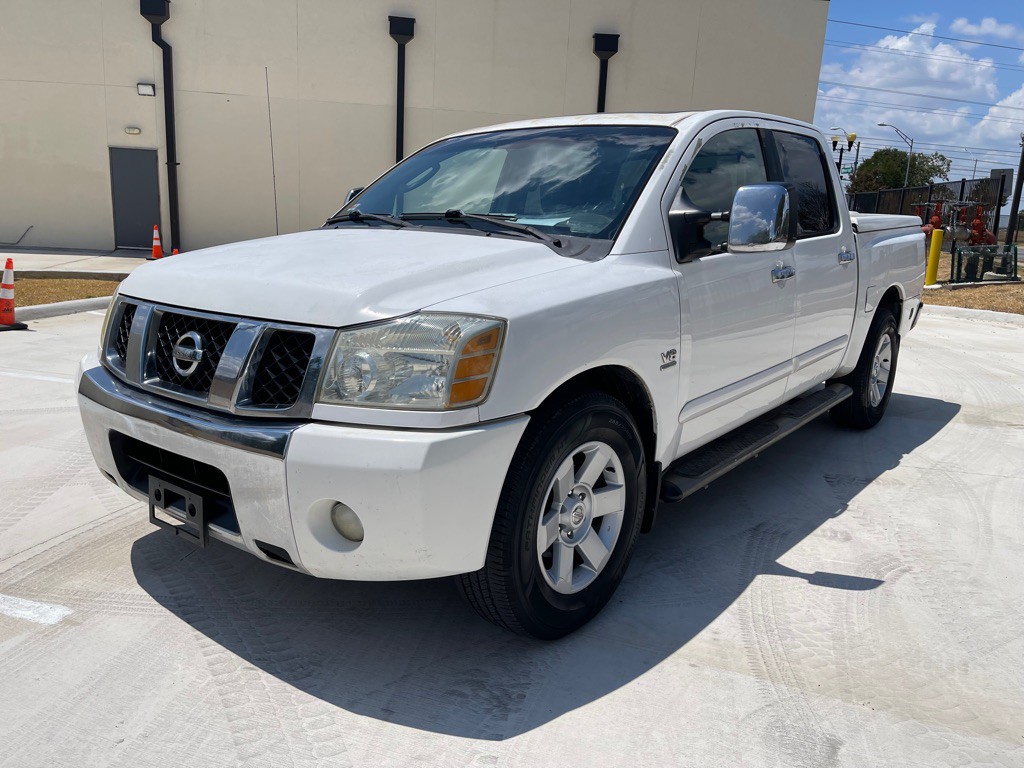 2004 Nissan Titan Image 1