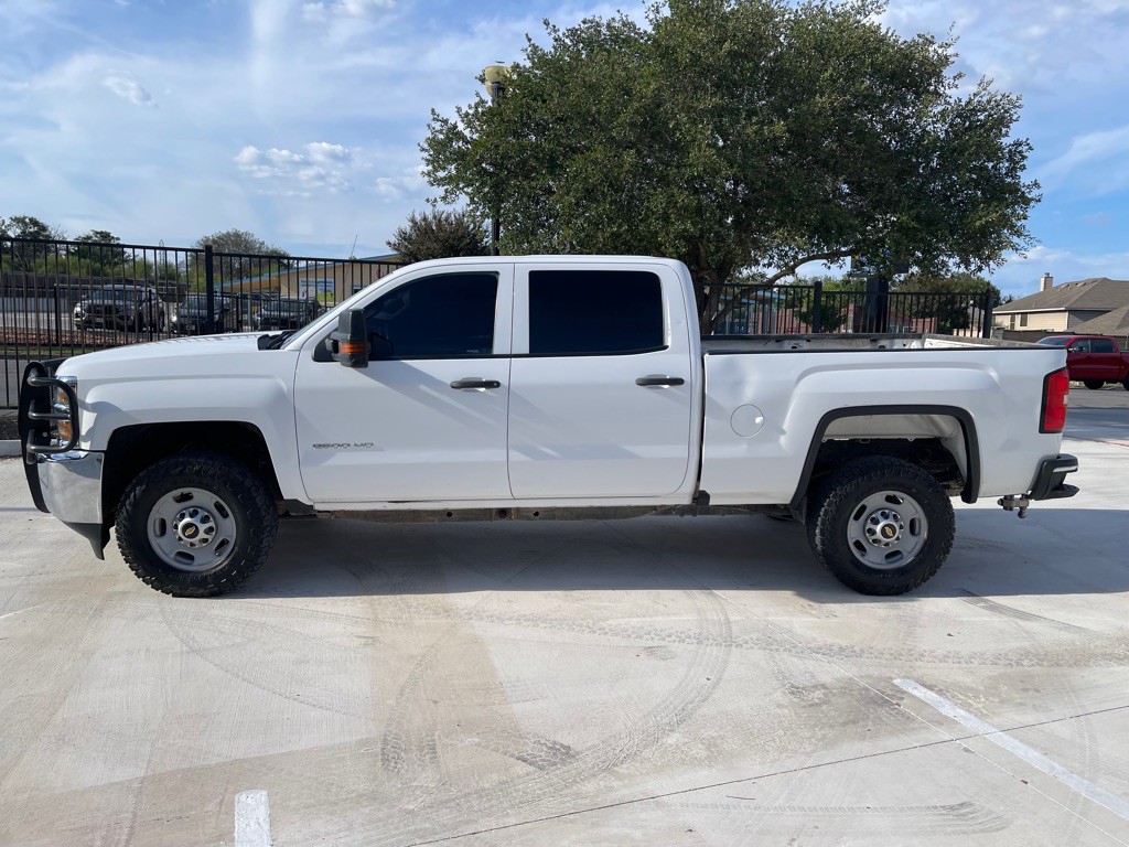 2018 Chevrolet Silverado 1500 Image 2