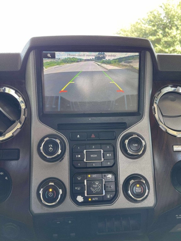 2015 Ford F-250 Image 16