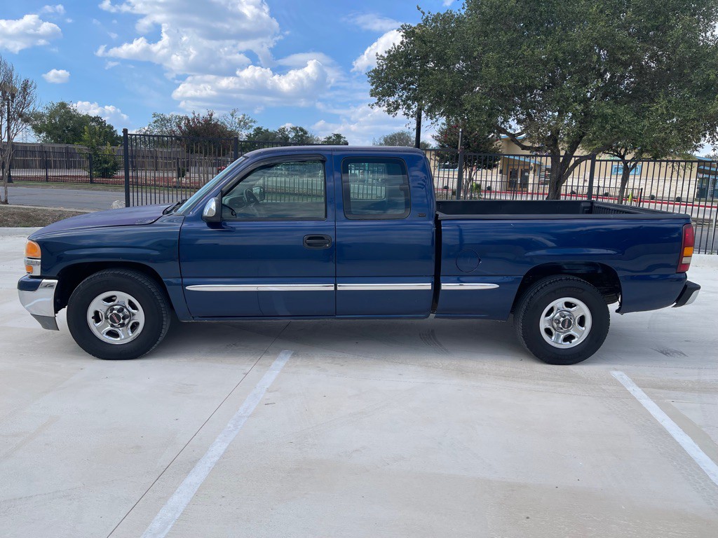 2000 GMC Sierra Image 2